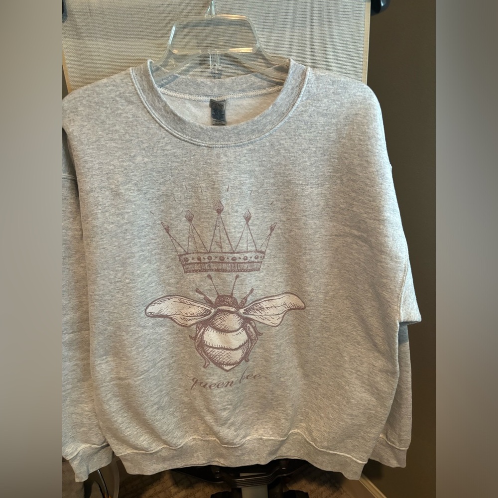 Gildan women sweatshirt